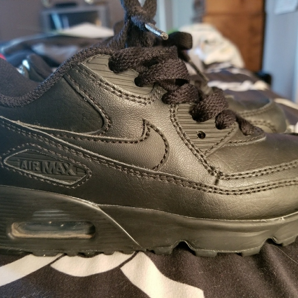 Kids BLACK NIKE AIR MAX